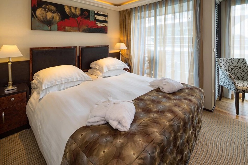 AmaWaterways River Cruises - AmaBella - CAT. BB Suite 3.jpg